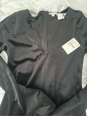 Good American Black V-Neck Satin-Look Long Sleeve Top with Back Zip